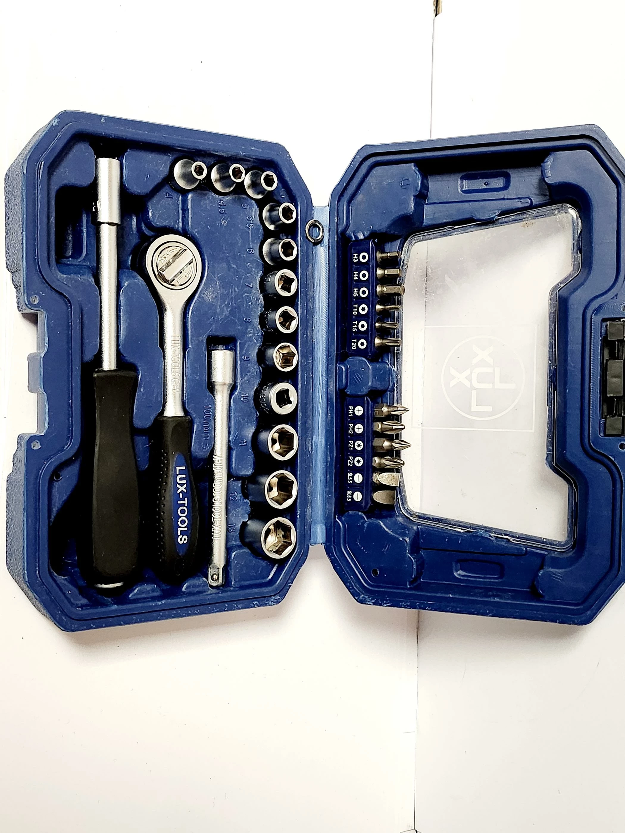 lux-tools-zestaw-kluczy-nasadowych-i-bitow-28-czesci-w-niebieskiej-walizce-aleja-wolnosci-15b-czestochowa-sj