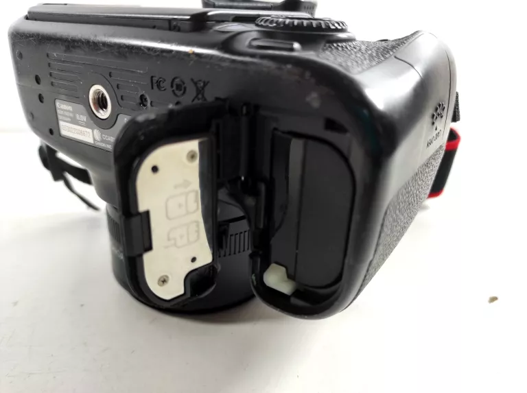 aparat-cyfrowy-canon-eos-70d-obiektyw-ladowarka-marka-248811-1949762