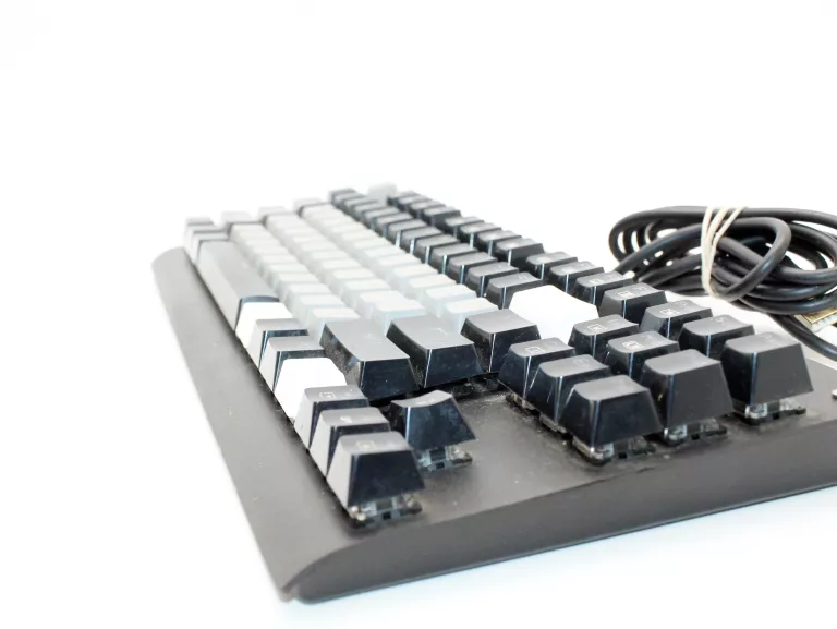 MECHANICZKA KLAWIATURA GAMINGOWA REDRAGON K586 RGB-1
