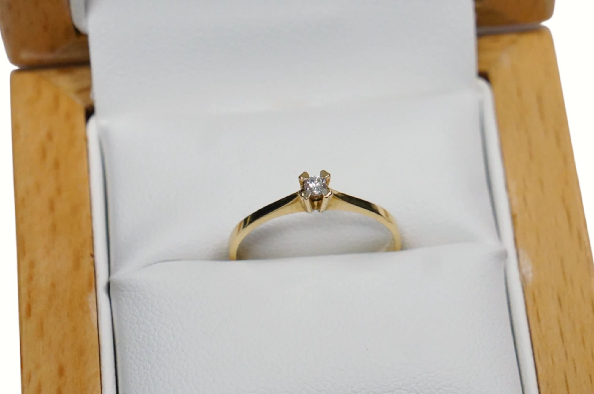 zloty-piescionek-z-diamentem-pr585-14k-r11-stan-11323-2