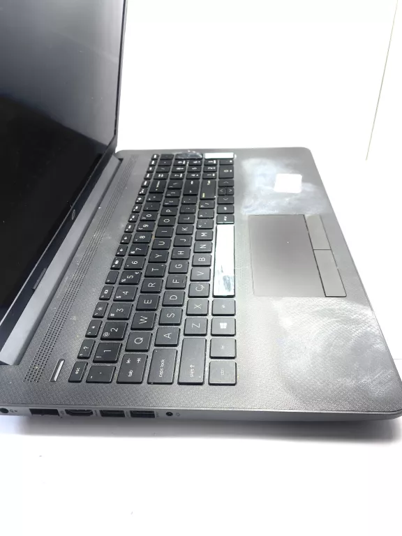 LAPTOP HP 255 G7 #OPIS