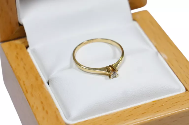 zloty-piescionek-z-diamentem-pr585-14k-r11-marka-226434-1704211