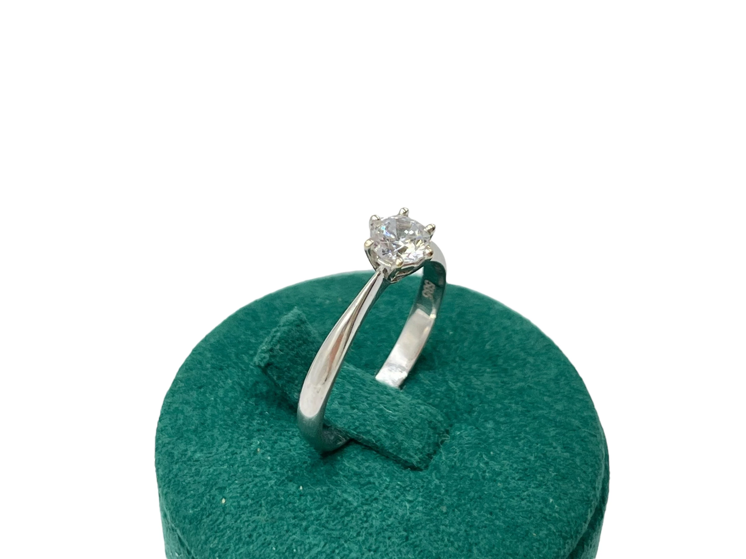 piekny-pierscionek-z-bialego-zlota-p-585-wg-208-r-16-solec-117-warszawa