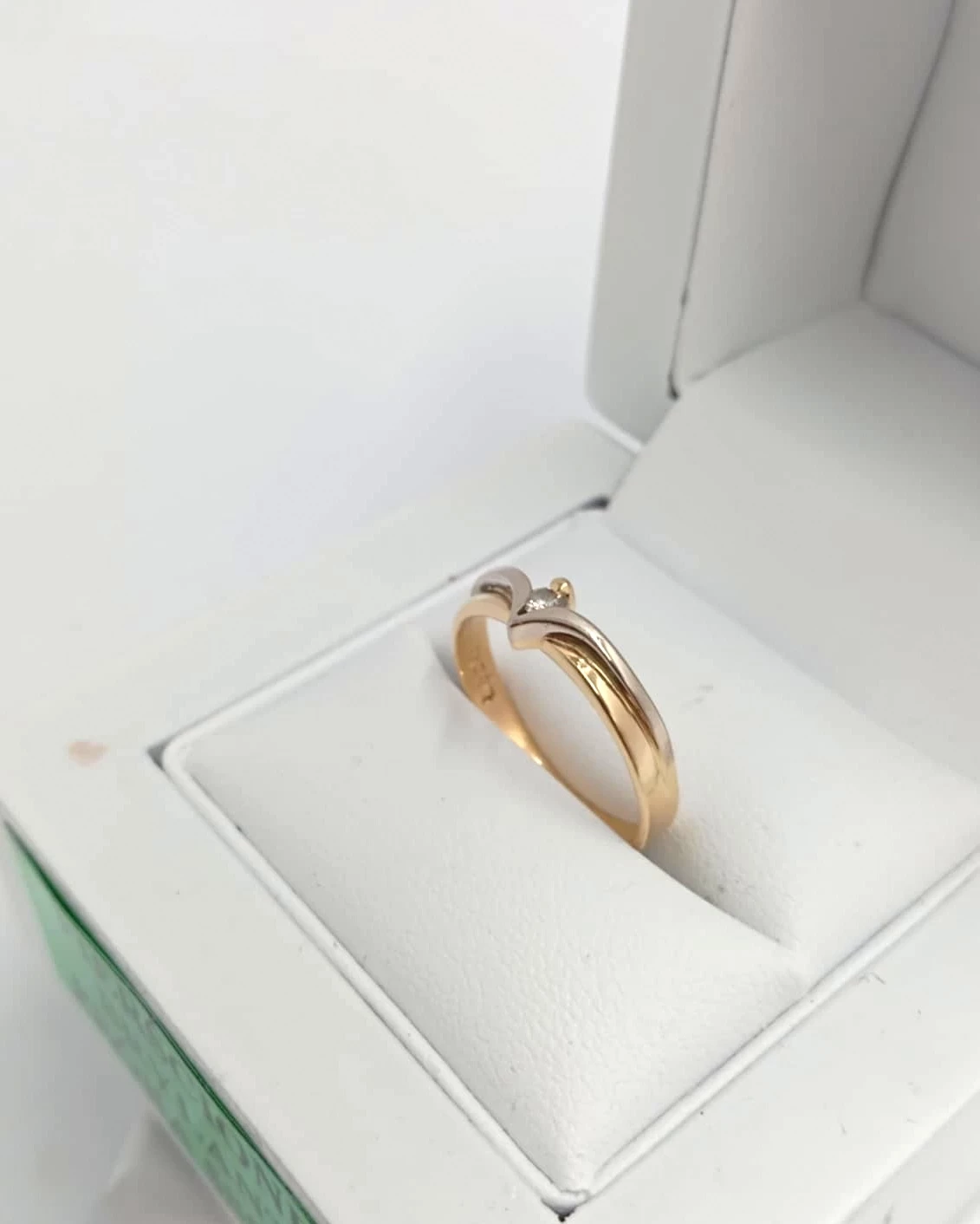 zloty-pierscionek-z-brylantem-p585-waga-203