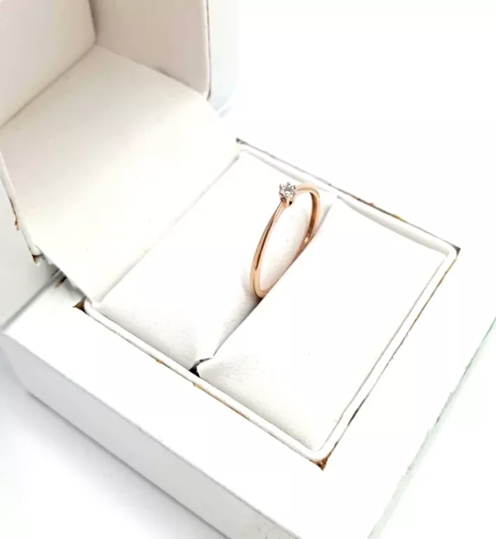 zloty-pierscionek-z-brylantem-p375-rodzaj-2205-2