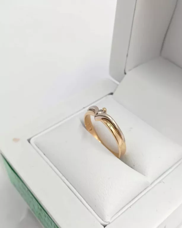 zloty-pierscionek-z-brylantem-p585-waga-203