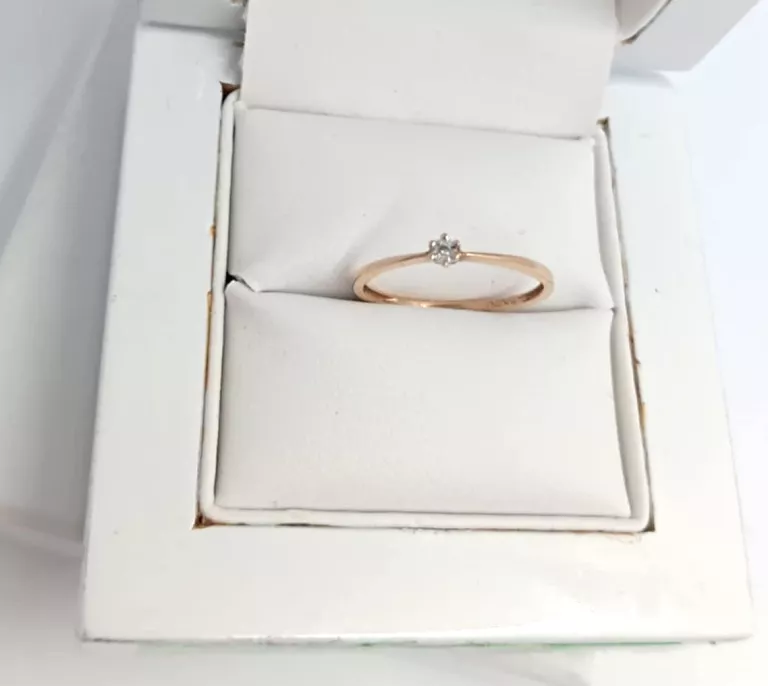 zloty-pierscionek-z-brylantem-p375-material-15835-1