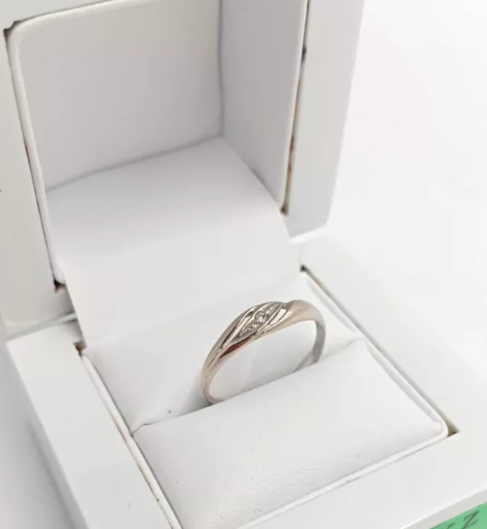 zloty-pierscionek-biale-zloto-z-diamentem-p585-material-15835-1