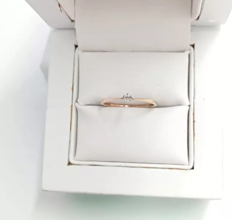 zloty-pierscionek-z-brylantem-p375-waga-068