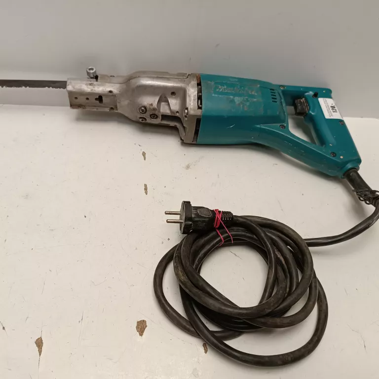 PIŁA SZABLASTA MAKITA JR3000V PEKNIETA PRZY OSTRZU