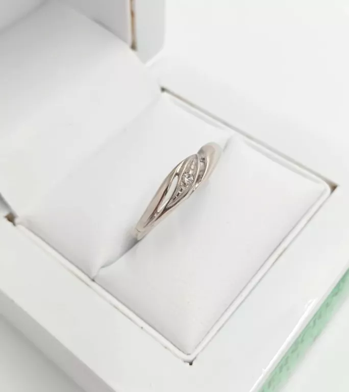 zloty-pierscionek-biale-zloto-z-diamentem-p585-kolor-dominujacy-205826-225106