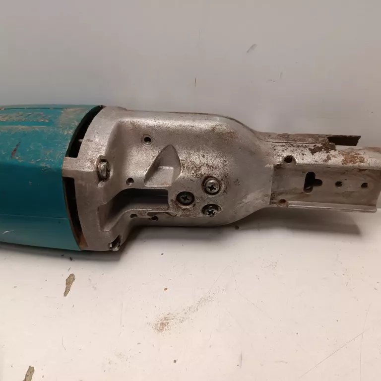 PIŁA SZABLASTA MAKITA JR3000V PEKNIETA PRZY OSTRZU