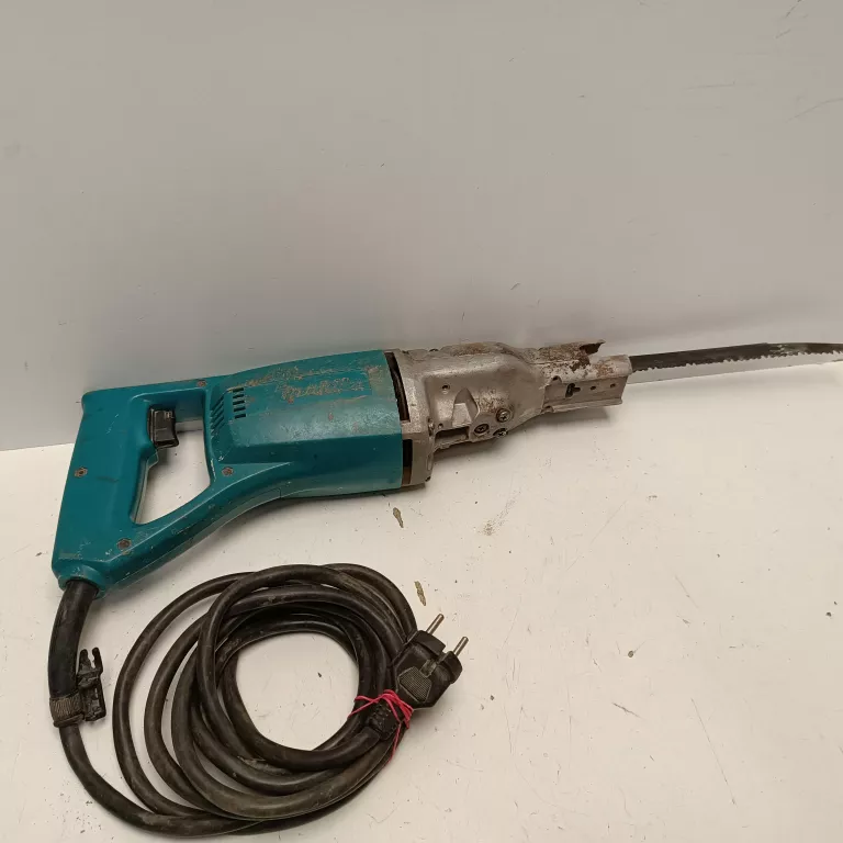 PIŁA SZABLASTA MAKITA JR3000V PEKNIETA PRZY OSTRZU