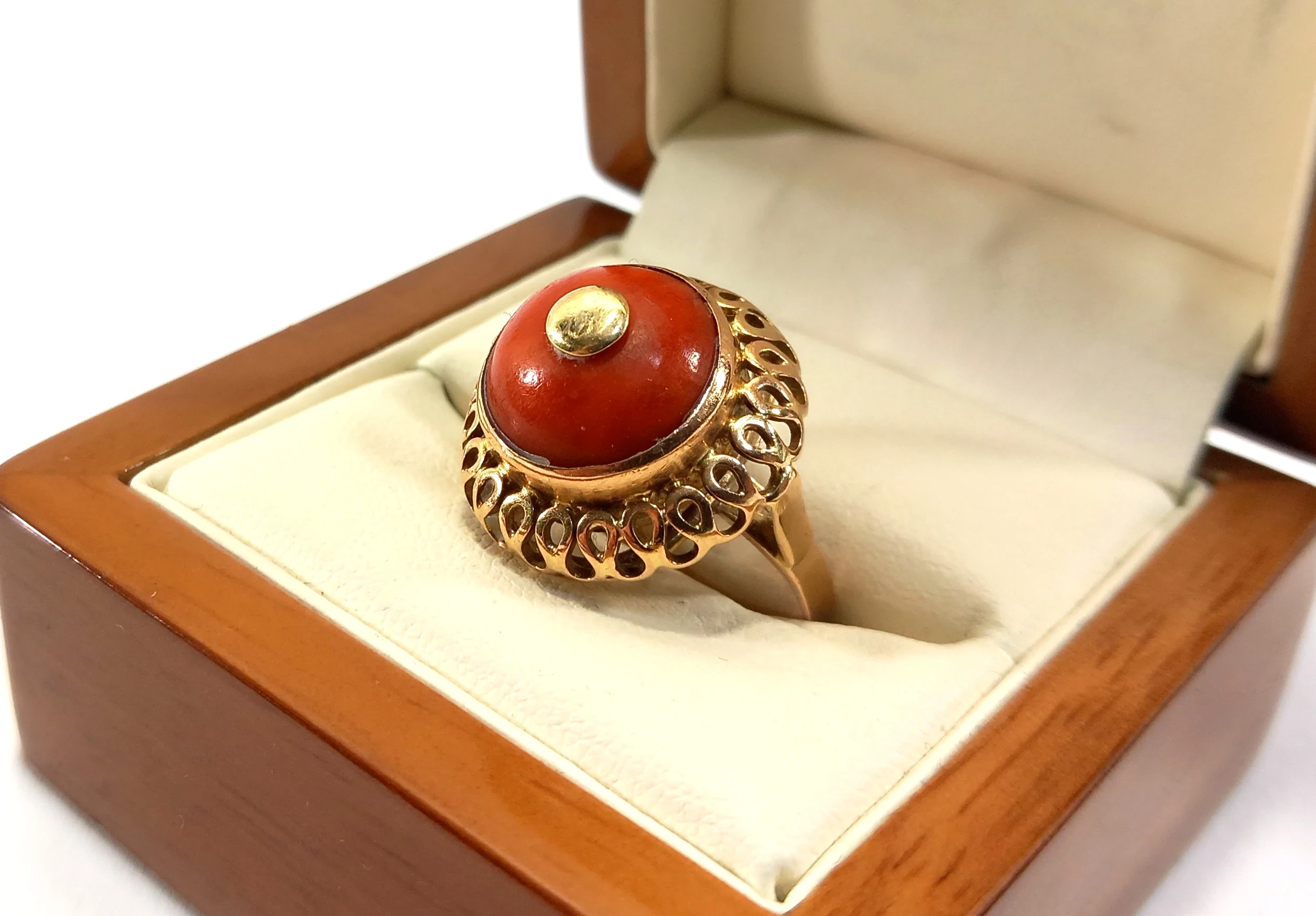 zloty-pierscionek-z-koralem-pr585-r16-stan-11323-253806