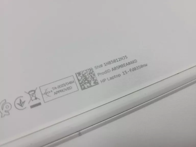 LAPTOP HP 15-FD0350NW I3 8GB 512GB
