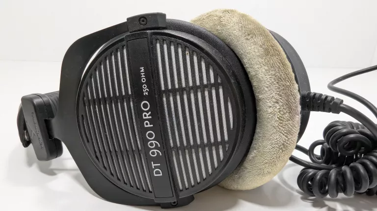 SŁUCHAWKI STUDYJNE BEYERDYNAMIC DT 990 PRO 250 OHM