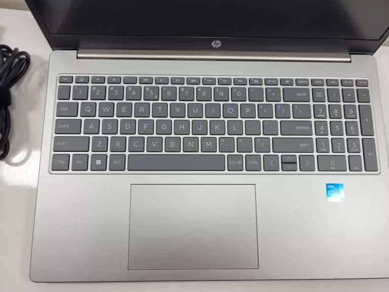 LAPTOP HP 15-FD0350NW I3 8GB 512GB