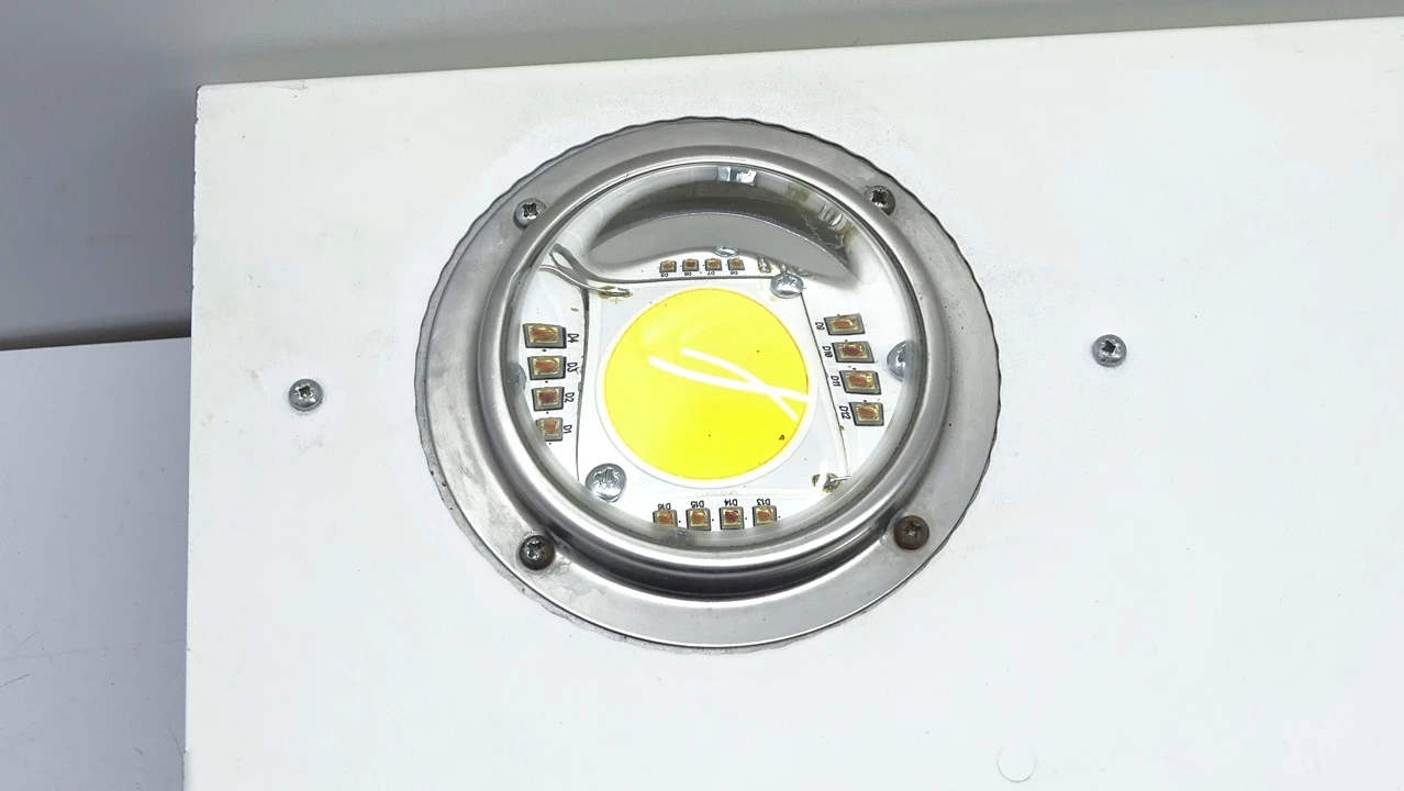 lampa-led-do-roslin-spectrolight-explosion-550w-maksymalna-moc-55000