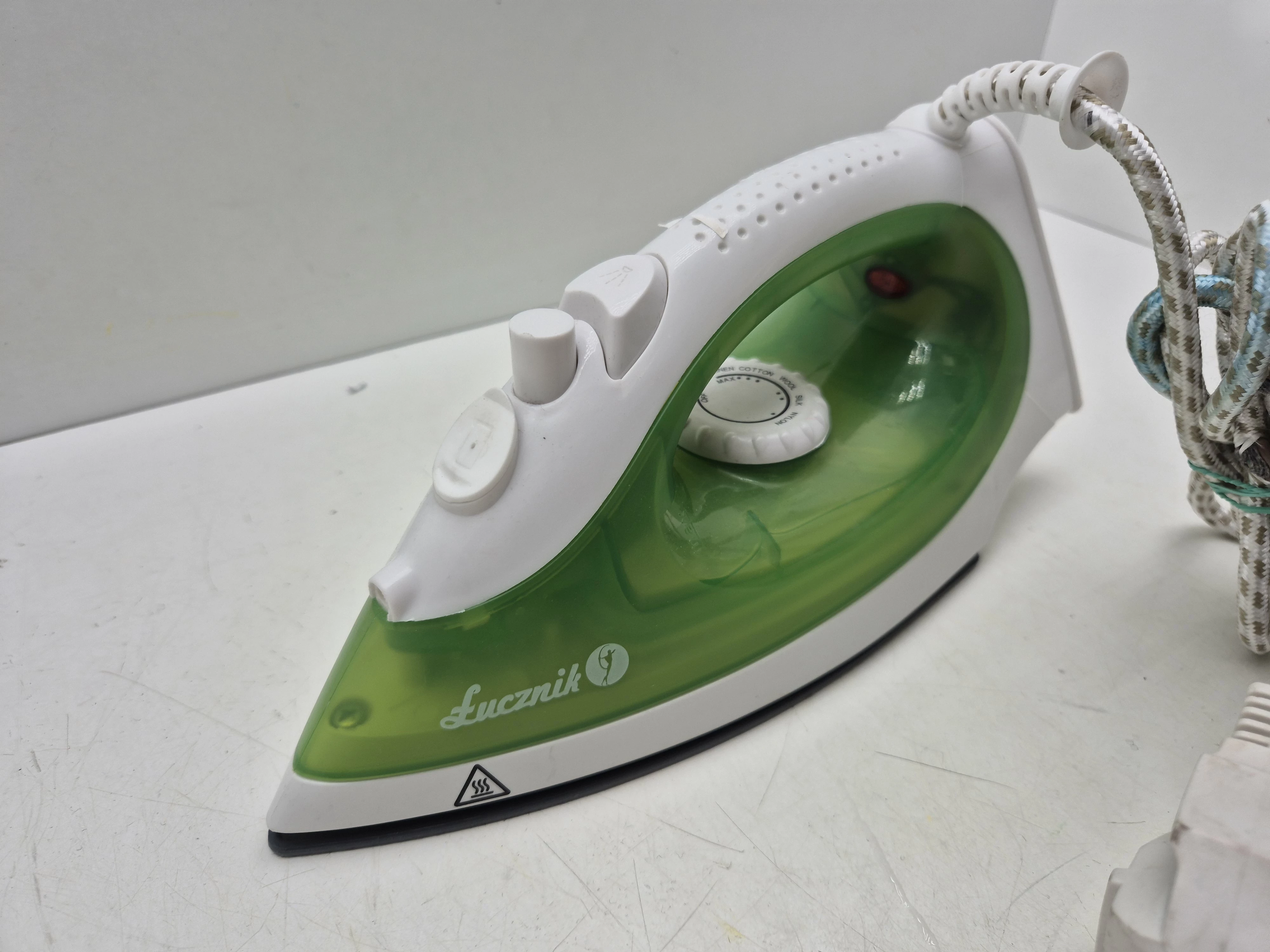 zelazko-lucznik-sli-5900-2000-w-zielone-ean-gtin-5902022181147