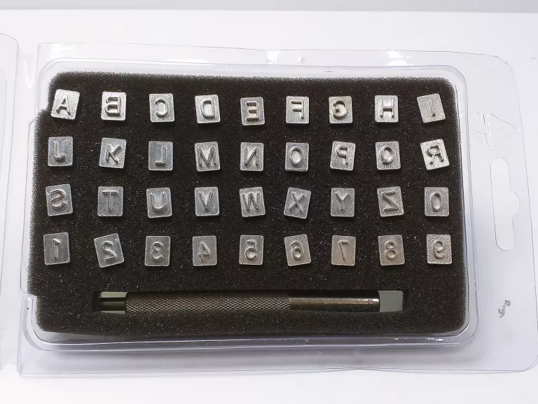 NARZEDZIE DO STEMPLOWANIA WYBIJAK DREWNA ALFABET CYFRY LITERY 36SZTUK