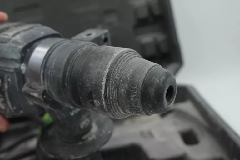 MŁOTOWIERTARKA Z UDAREM 2500W 4J WUBER