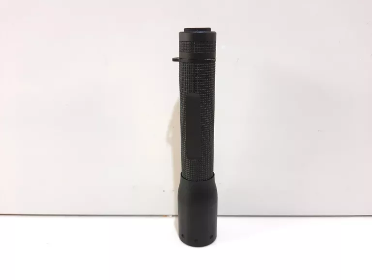 latarka-podreczna-ledlenser-p3r-140lm-stan-11323-2