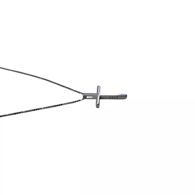 BOSKI SREBRNY ŁAŃCUSZEK Z KRZYŻYKIEM P925 1,59G