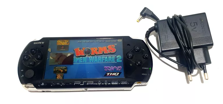 KONSOLA PSP 3004 SLIM PIANO BLACK + ZASILACZ+ KARTA 8GB + 11 GIER