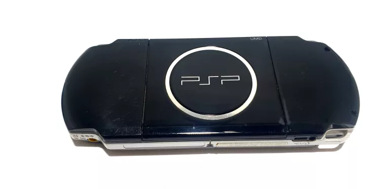 KONSOLA PSP 3004 SLIM PIANO BLACK + ZASILACZ+ KARTA 8GB + 11 GIER