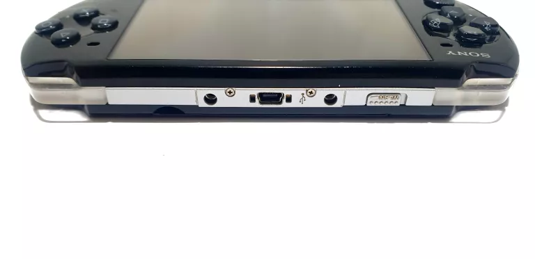 KONSOLA PSP 3004 SLIM PIANO BLACK + ZASILACZ+ KARTA 8GB + 11 GIER