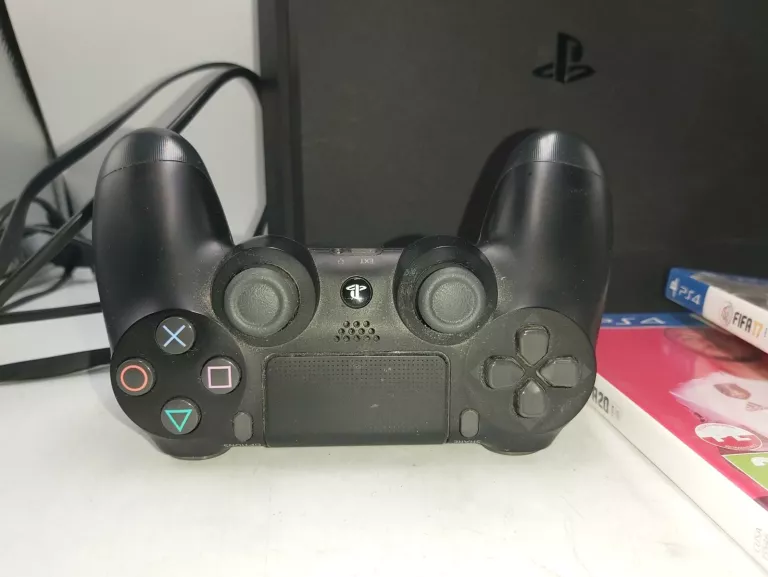 KONSOLA SONY PS4 1TB CUH-2116B + 3 GRY FIFA + PAD!!!