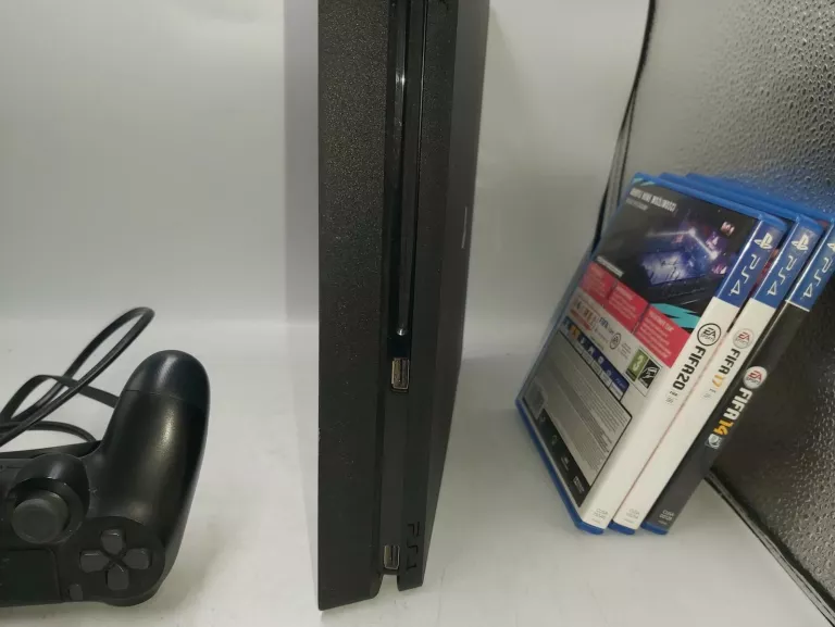 KONSOLA SONY PS4 1TB CUH-2116B + 3 GRY FIFA + PAD!!!