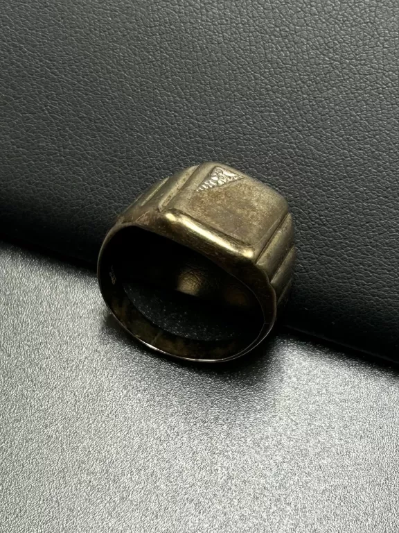PRZEPIĘKNY MĘSKI ZŁOTY SYGNET 333/8K/4,44 G/R. 23