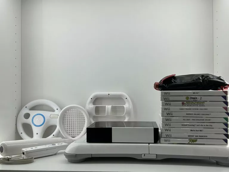KONSOLA NINTENWO WII + AKCESORIA
