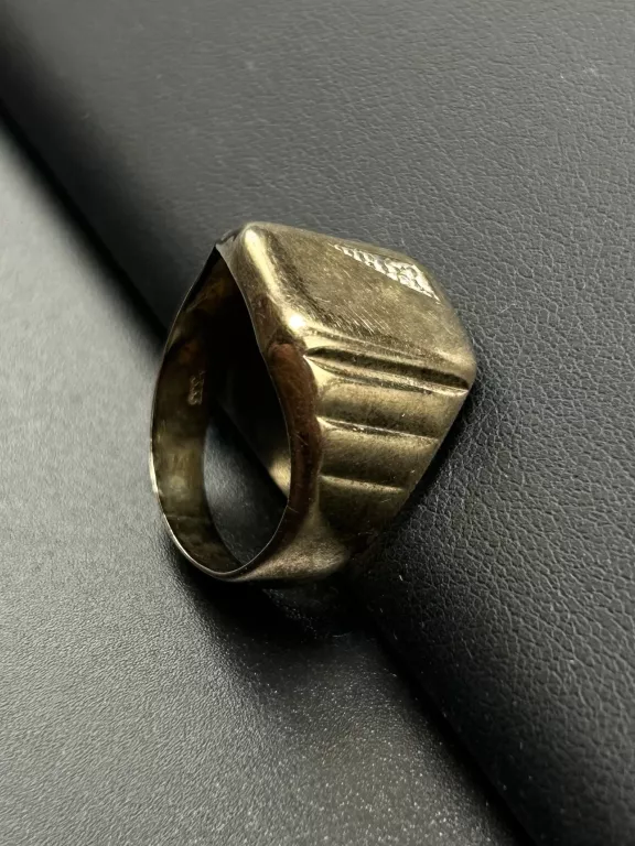 PRZEPIĘKNY MĘSKI ZŁOTY SYGNET 333/8K/4,44 G/R. 23