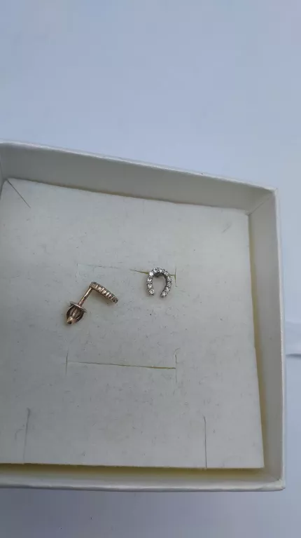 piekne-kolczyki-podkowki-091585-stan-11323-2