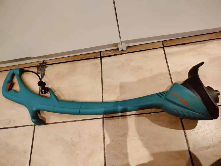 PODKASZARKA BOSCH ART 23 EASYTRIM