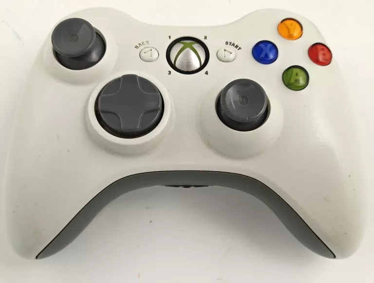 KONSOLA XBOX 360 + KINECT + PAD + ZASILACZ