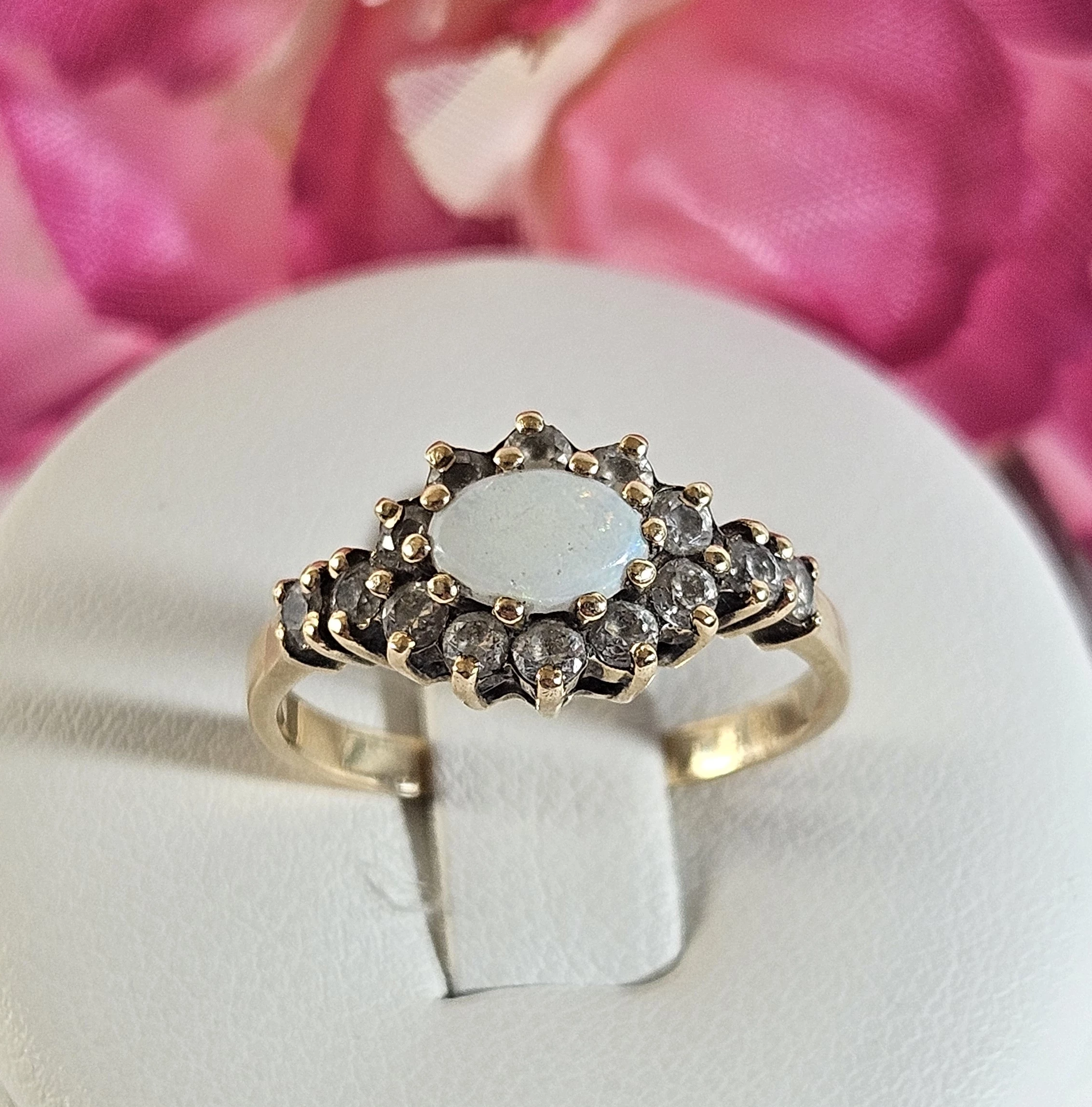 zloty-pierscionek-z-bialym-oczkiem-232gr-585pr-stan-11323-2