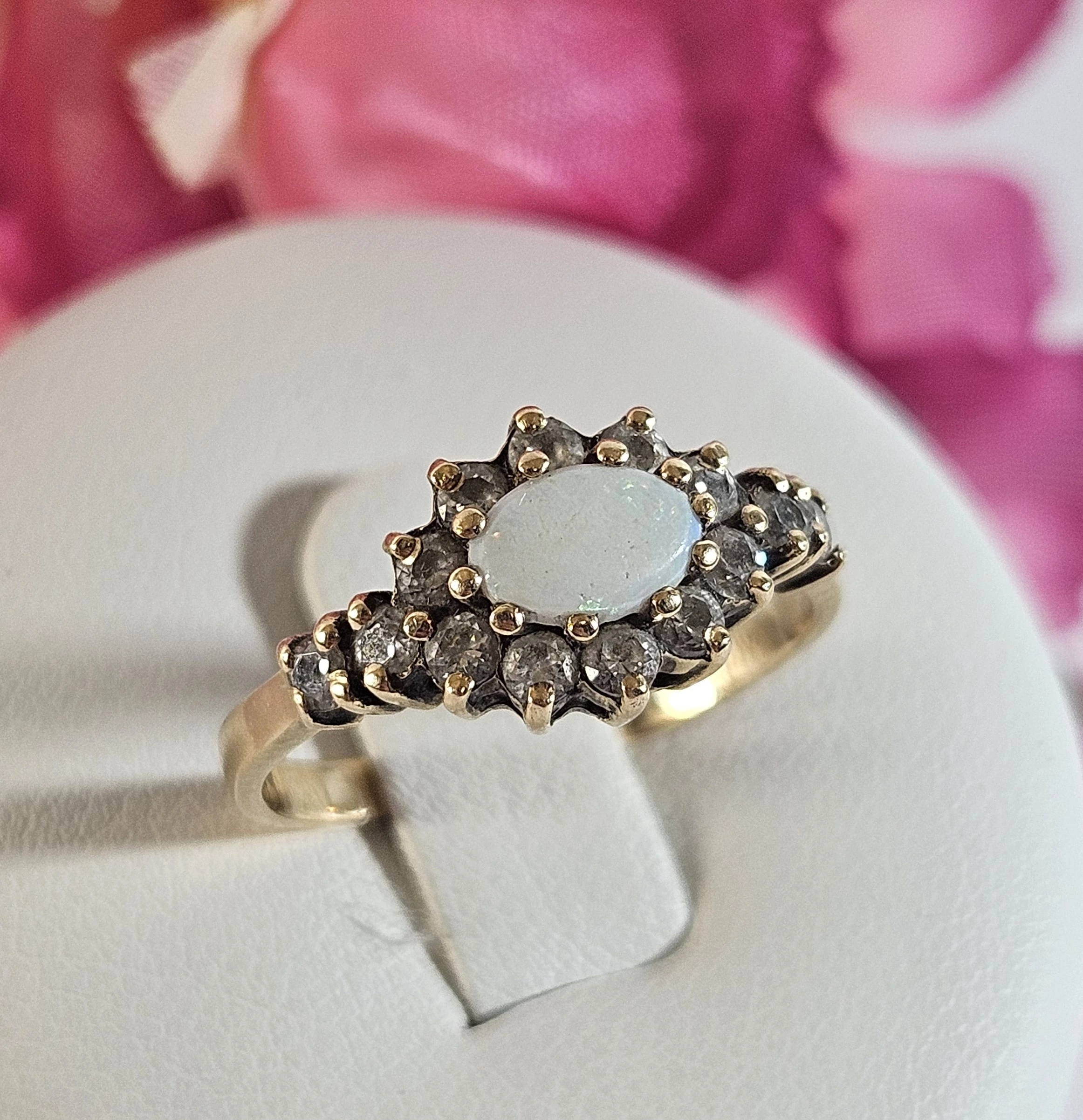 zloty-pierscionek-z-bialym-oczkiem-232gr-585pr-kosciuszki-10a1-braniewo