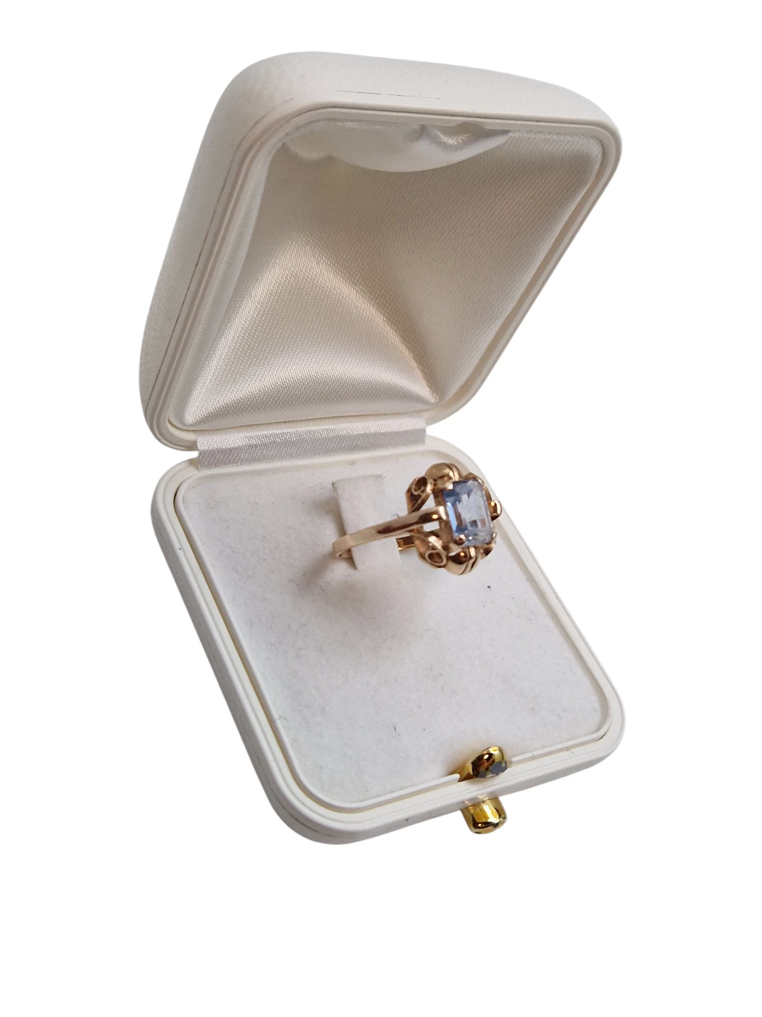 zloty-pierscionek-301g-585-r17-rodzaj-2205-2