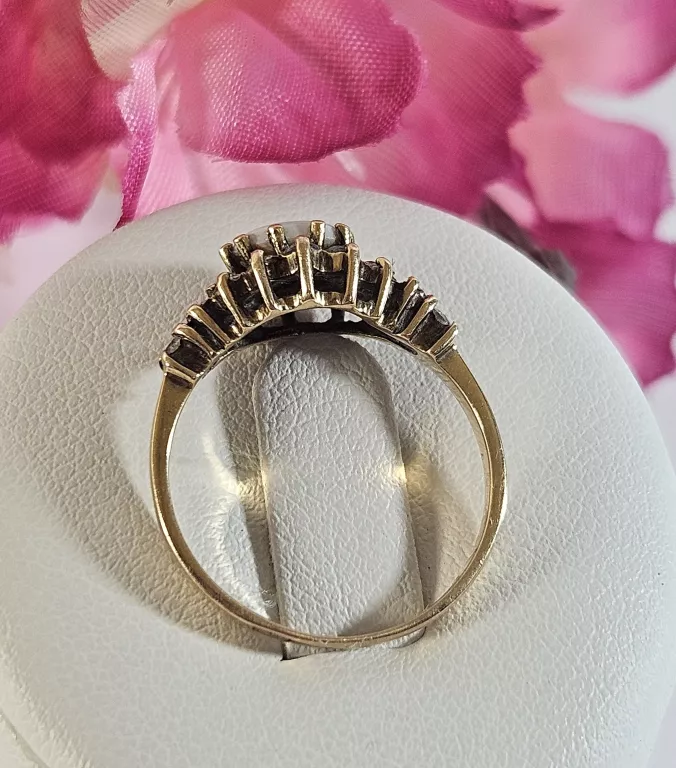 zloty-pierscionek-z-bialym-oczkiem-232gr-585pr-material-15835-2