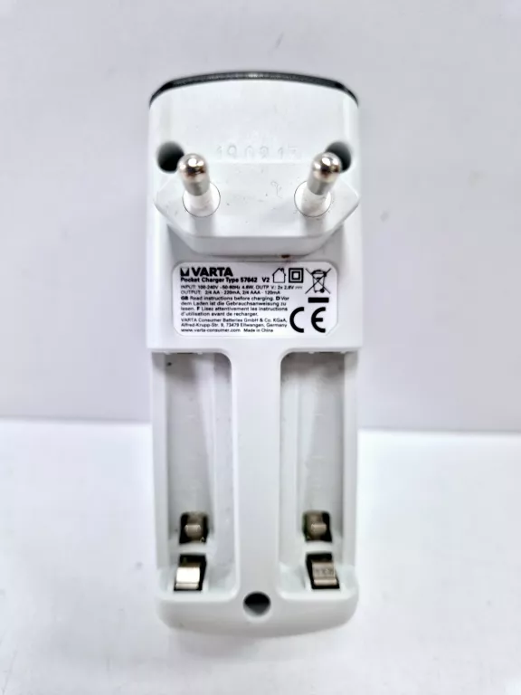 ŁADOWARKA AA AAA VARTA POCKET CHARGER 2100 MAH