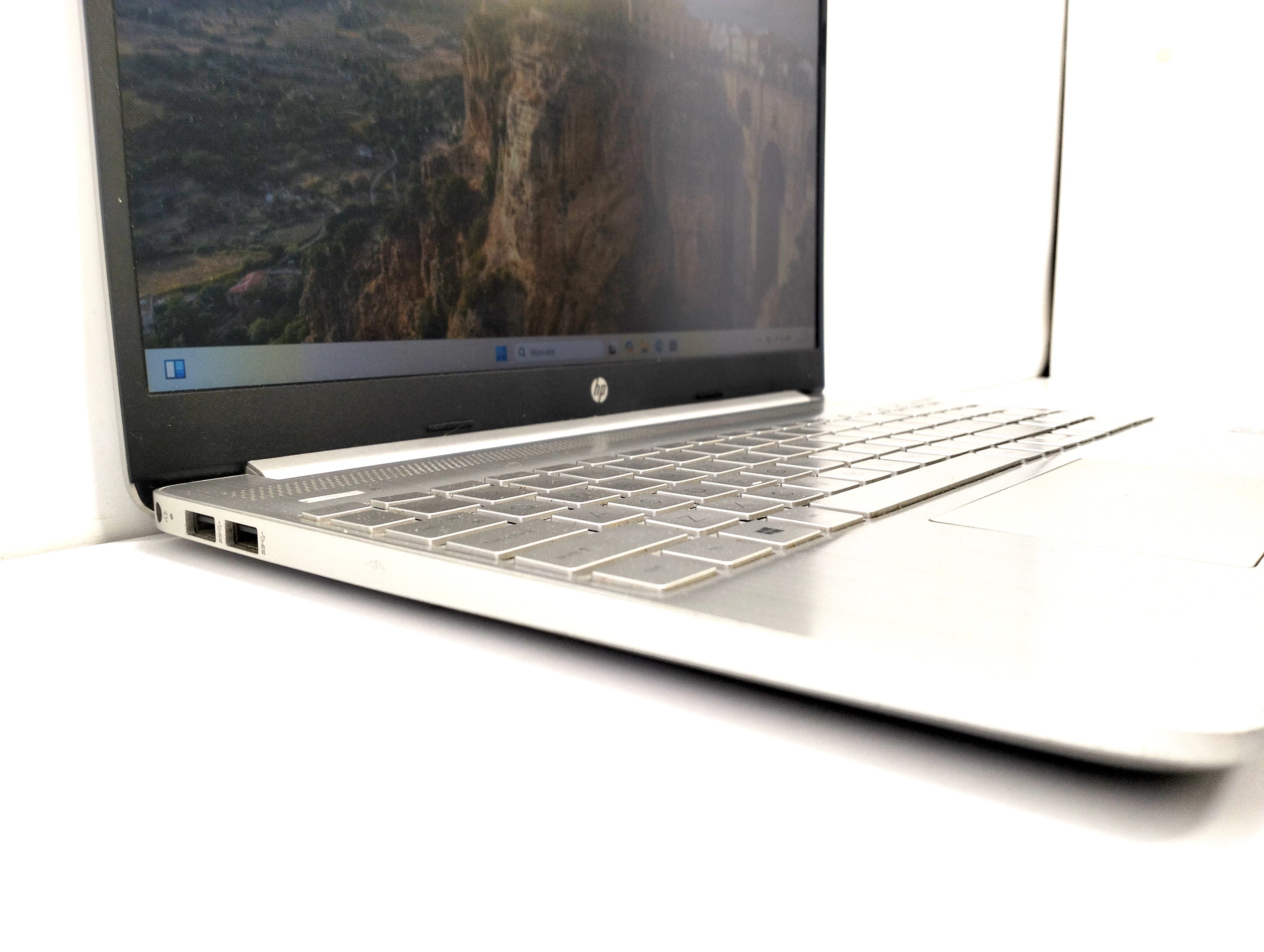 laptop-hp-15s-eq2120nw-kod-producenta-424q8ea