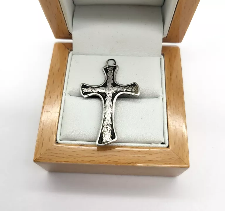 PIĘKNA SREBRNA ZAWIESZKA KRZYŻYK 4 CM