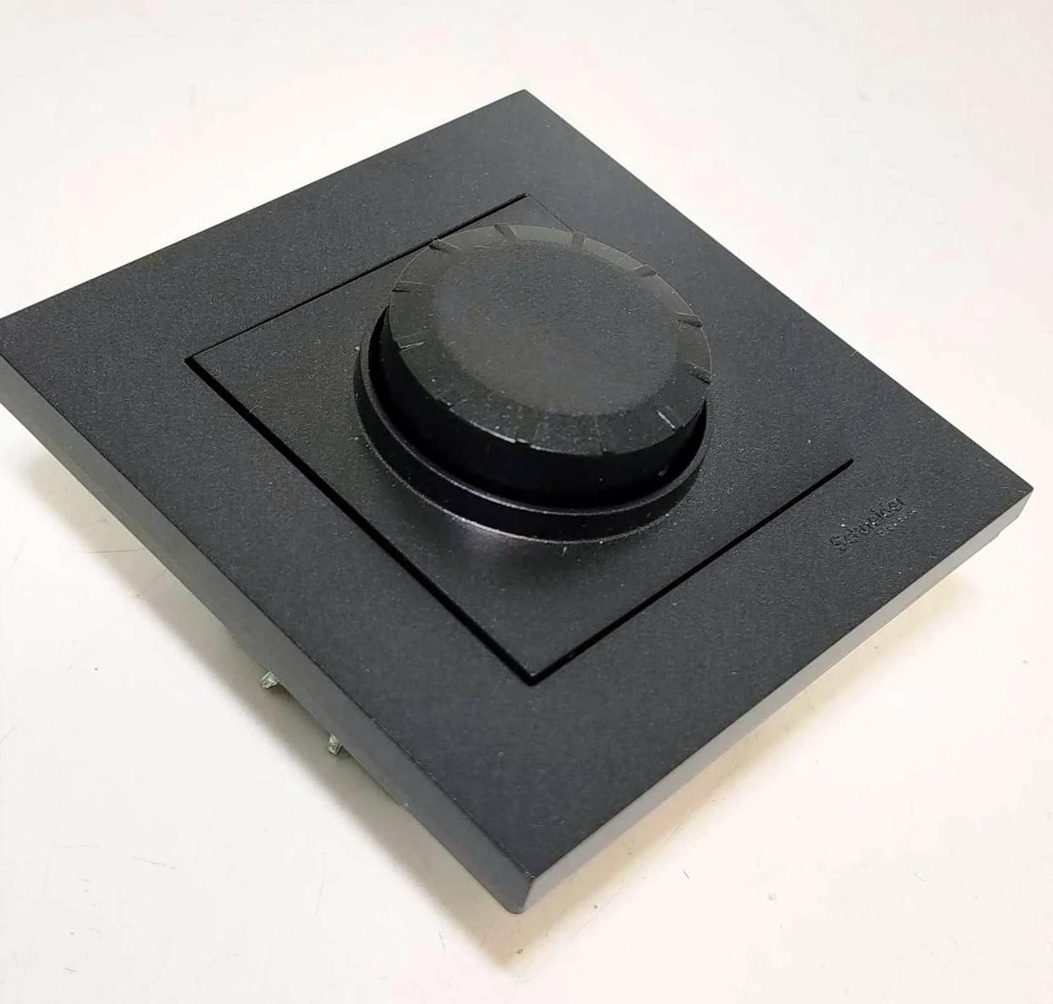 oryginalny-sciemniacz-miluz-ed-antracyt-schneider-electric-wde014d00-stan-11323-2