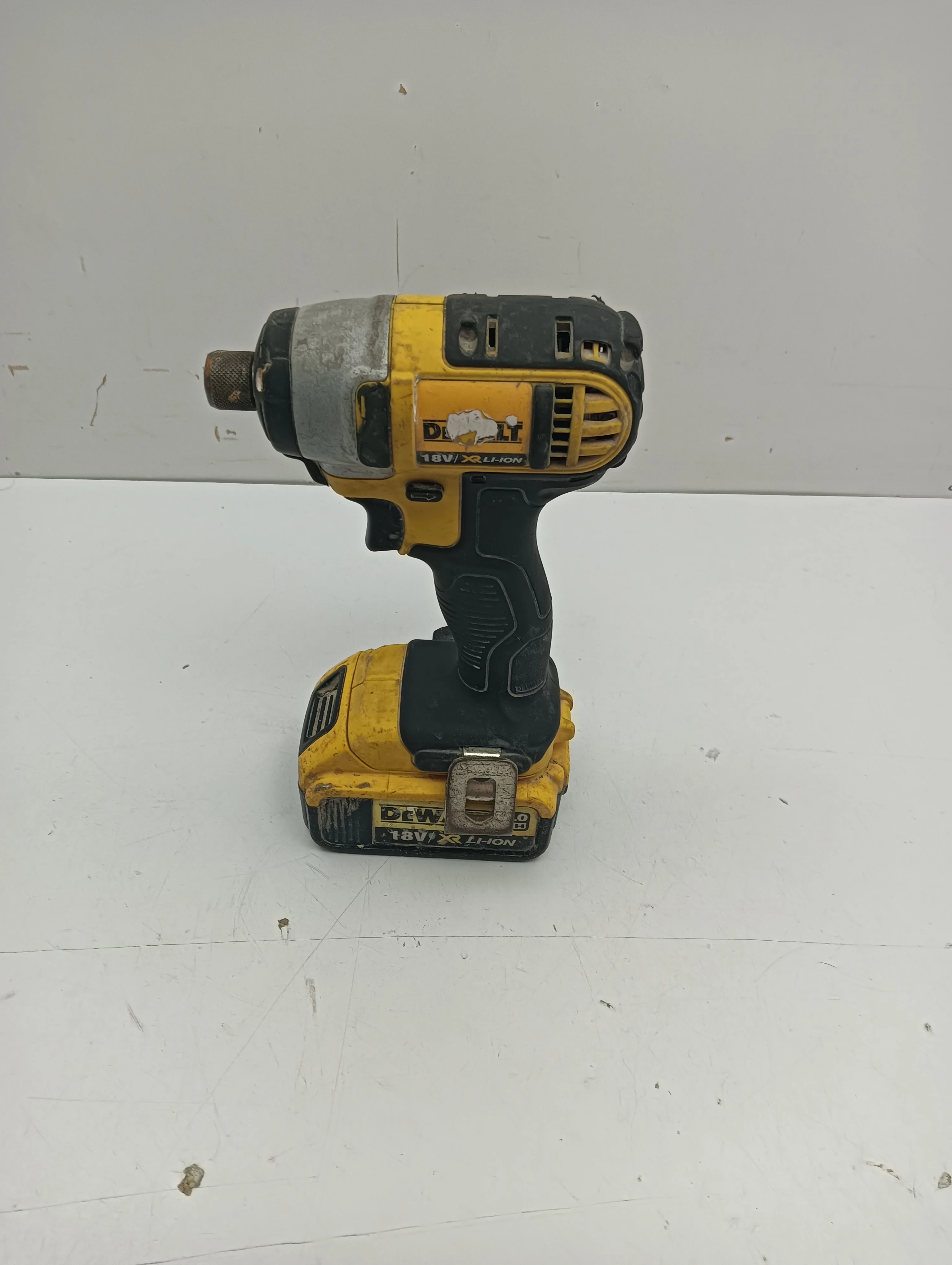 zakretarka-dewalt-dcf885-kasprowicza-8-lidzbark