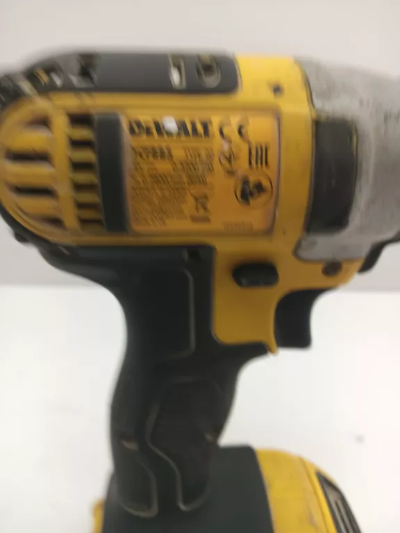 zakretarka-dewalt-dcf885-rodzaj-silnika-204657-221321