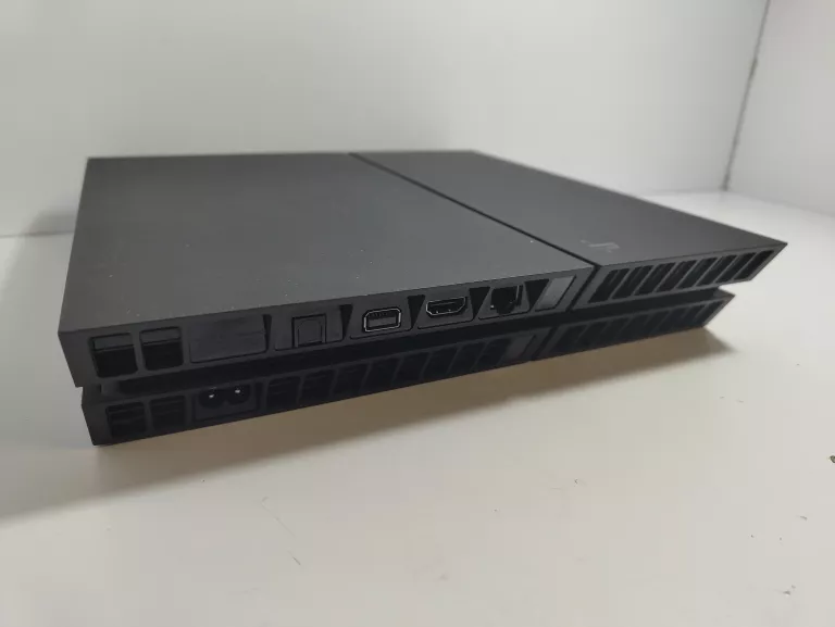 KONSOLA SONY PLAYSTATION 4 500GB
