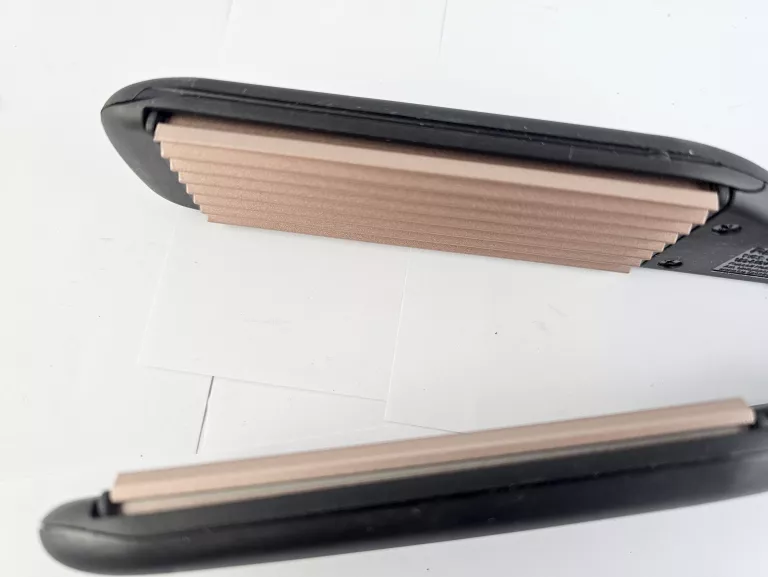 KARBOWNICA REMINGTON CERAMIC CRIMP 220